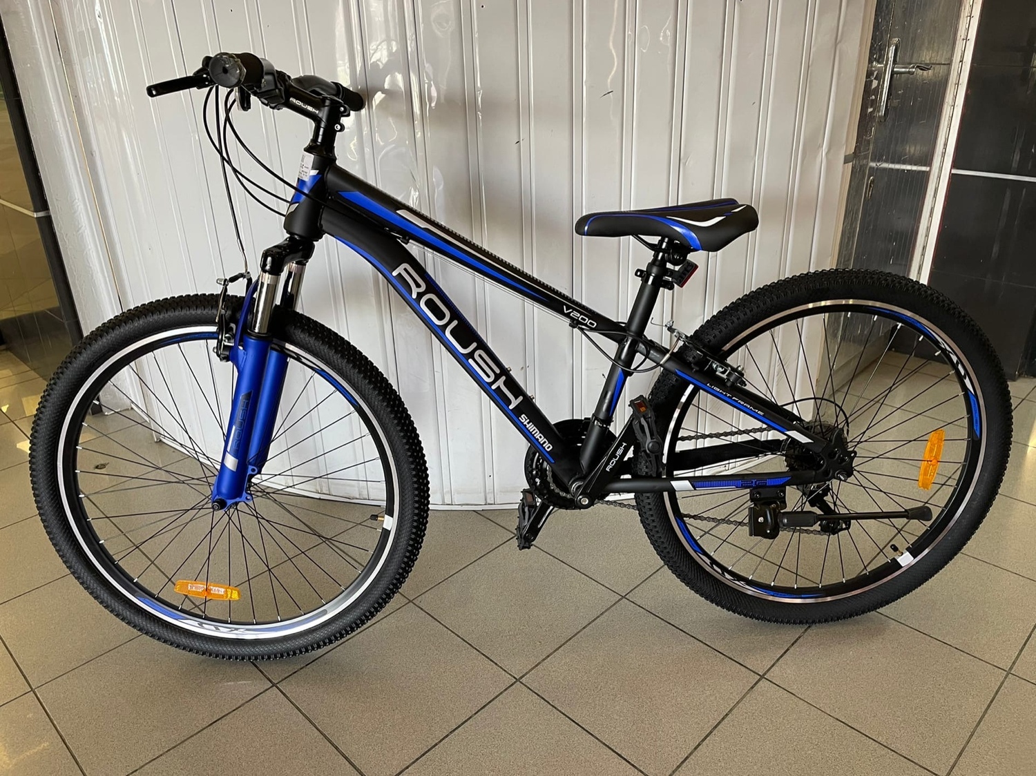 Велосипед ROUSH 26" 26V200 черный/синий